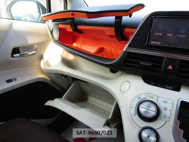 Toyota SIENTA 2016-11 8355605-17
