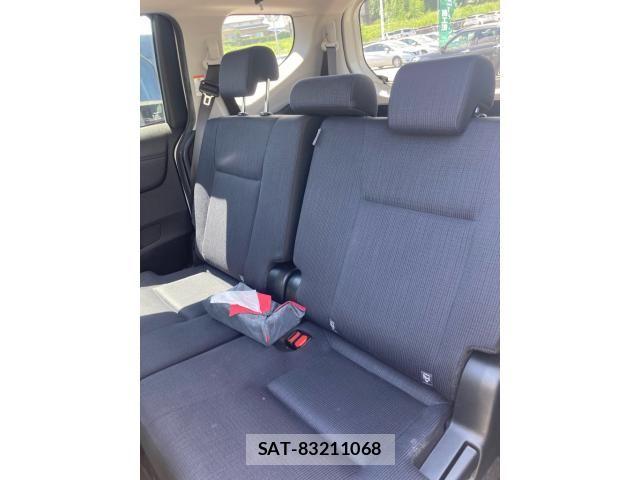Toyota SIENTA 2016-02 8355608-13