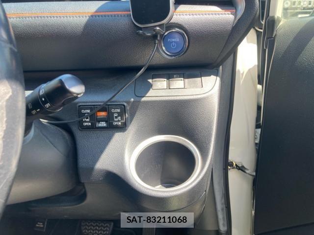 Toyota SIENTA 2016-02 8355608-16
