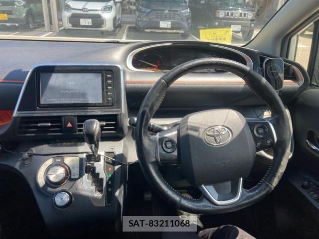 Toyota SIENTA 2016-02 8355608-17
