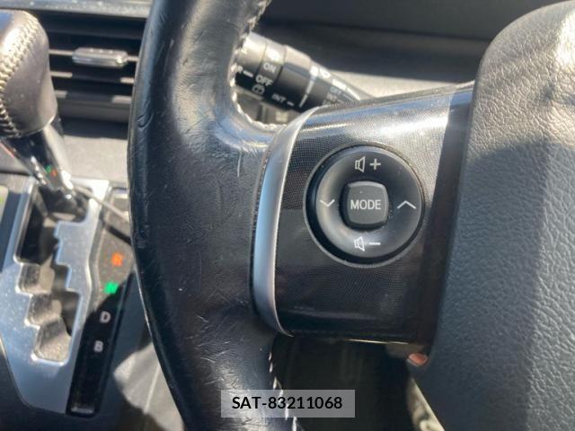 Toyota SIENTA 2016-02 8355608-18