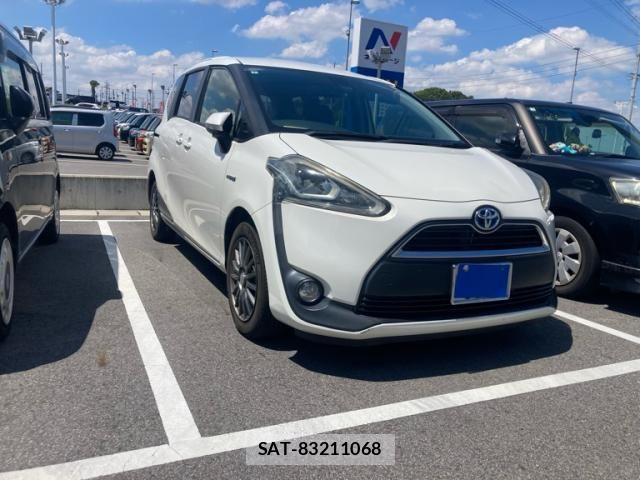 Toyota SIENTA 2016-02 8355608-1