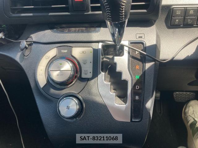 Toyota SIENTA 2016-02 8355608-21