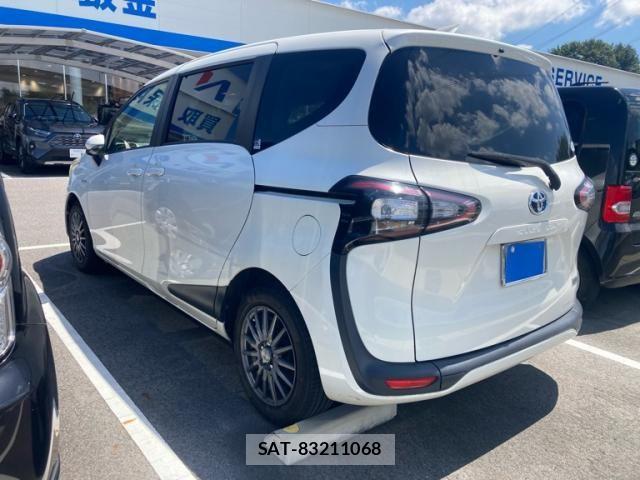 Toyota SIENTA 2016-02 8355608-3