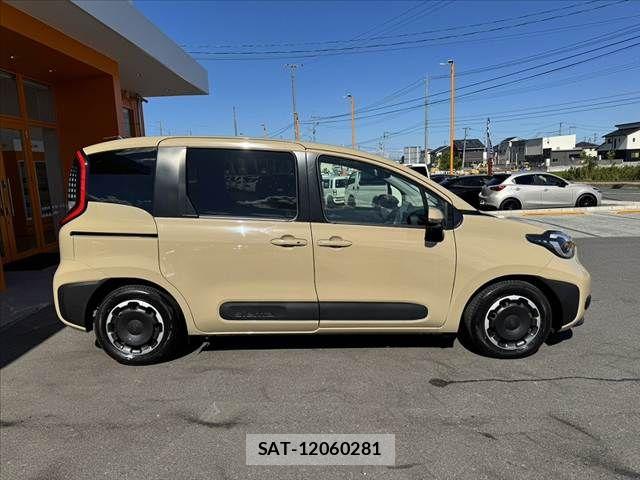 Toyota SIENTA 2023-05 8355603-10