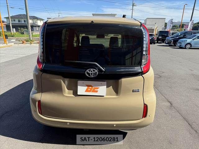 Toyota SIENTA 2023-05 8355603-13