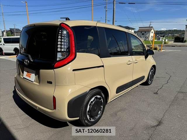 Toyota SIENTA 2023-05 8355603-14
