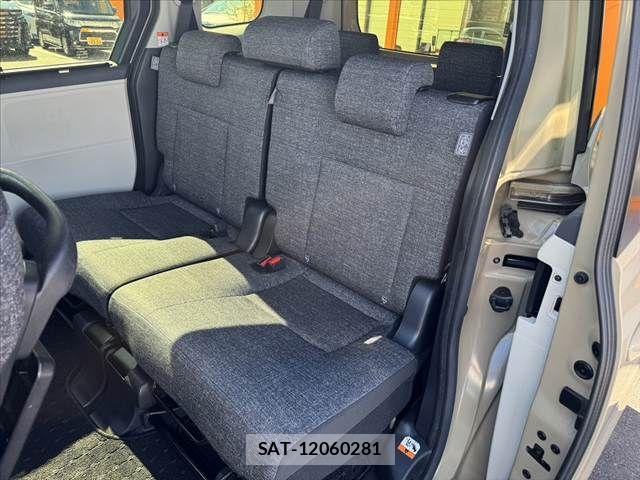 Toyota SIENTA 2023-05 8355603-18