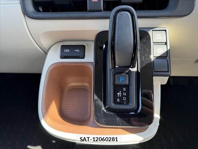 Toyota SIENTA 2023-05 8355603-23