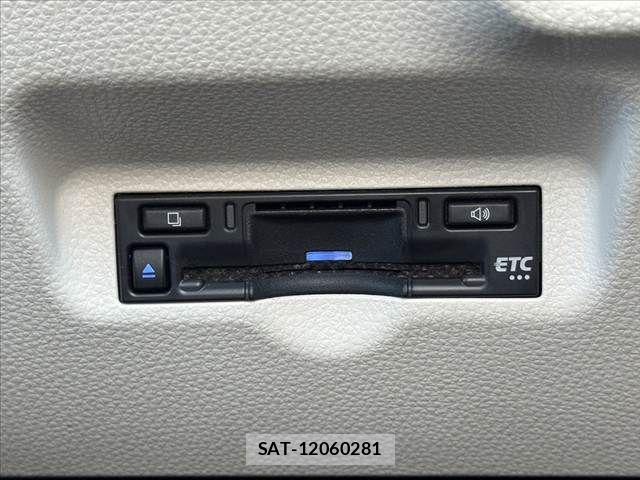 Toyota SIENTA 2023-05 8355603-2