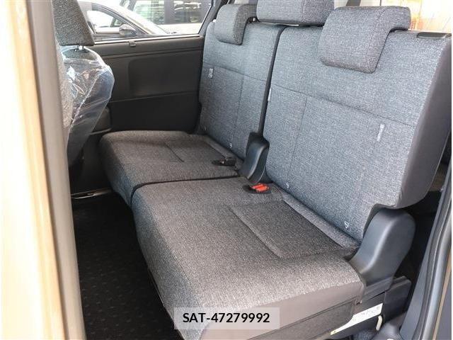 Toyota SIENTA 2026-07 8355601-17