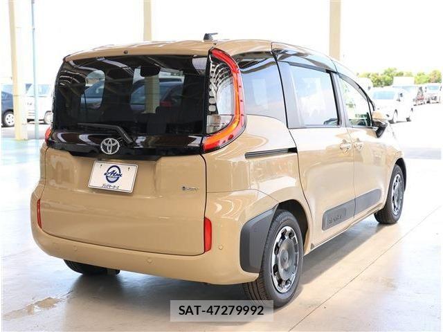 Toyota SIENTA 2026-07 8355601-6