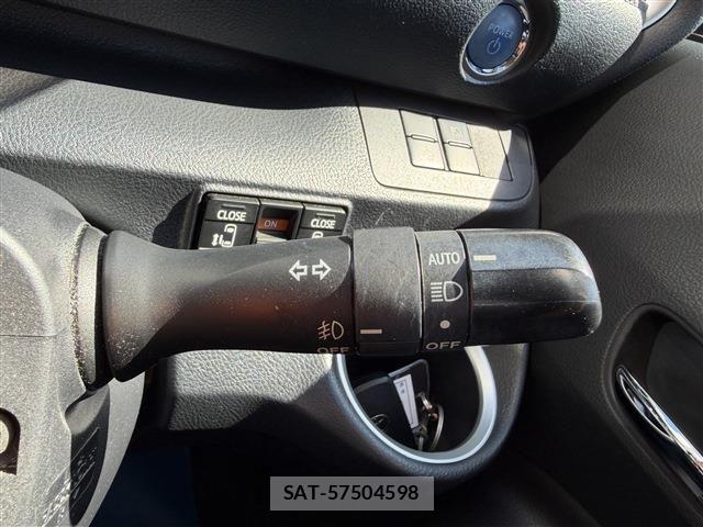 Toyota SIENTA 2018-07 8355606-26