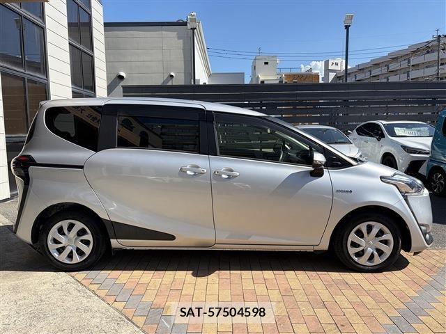 Toyota SIENTA 2018-07 8355606-6
