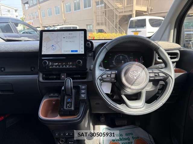 Toyota SIENTA 2023-09 8368710-1