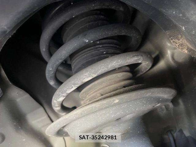 Toyota SIENTA 2019-09 8368716-19