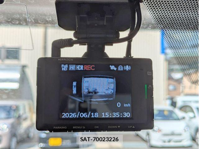 Toyota SIENTA 2021-05 8368715-13