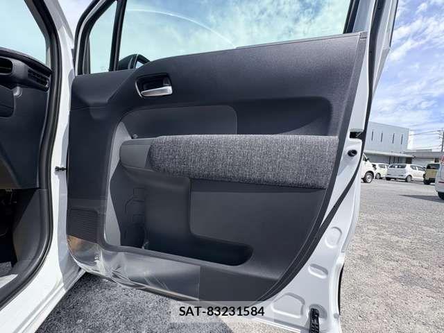 Toyota SIENTA 2026-08 8368705-24