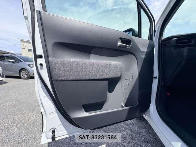 Toyota SIENTA 2026-08 8368705-26