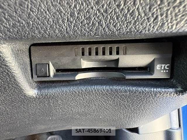 Toyota SIENTA 2016-11 8368723-29