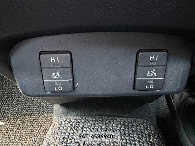 Toyota SIENTA 2016-11 8368723-6