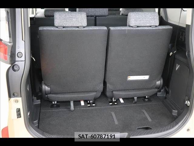 Toyota SIENTA 2023-01 8368712-13