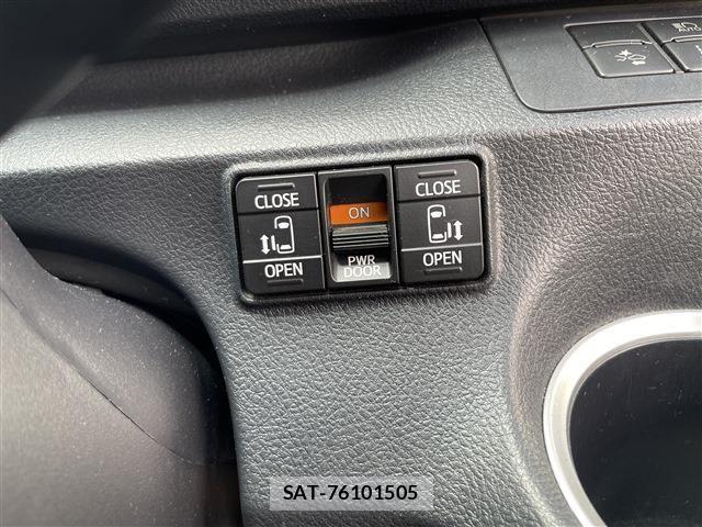Toyota SIENTA 2018-07 8368717-12