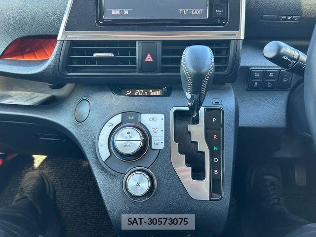 Toyota SIENTA 2016-02 8368720-9