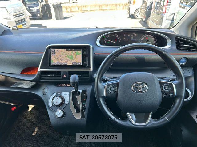 Toyota SIENTA 2016-02 8368720-10