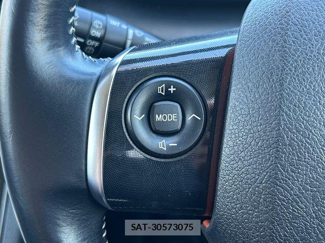Toyota SIENTA 2016-02 8368720-12