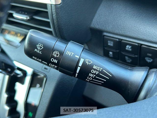 Toyota SIENTA 2016-02 8368720-14