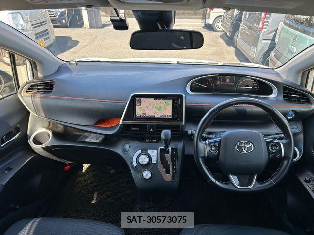 Toyota SIENTA 2016-02 8368720-1