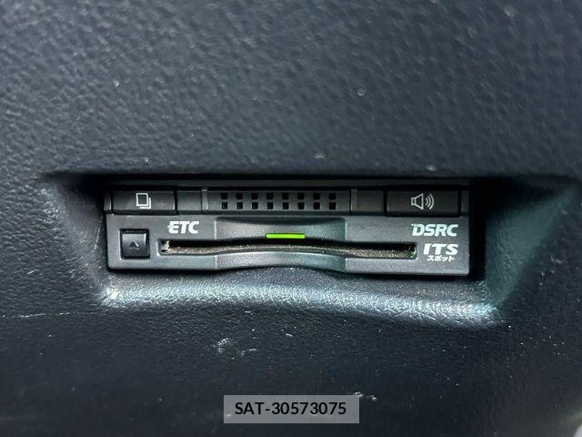 Toyota SIENTA 2016-02 8368720-21