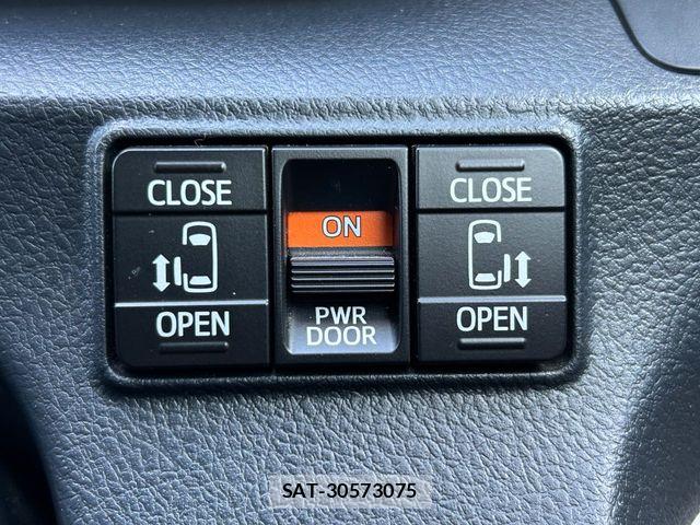 Toyota SIENTA 2016-02 8368720-3