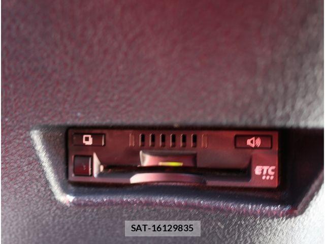 Toyota SIENTA 2018-02 8368719-15