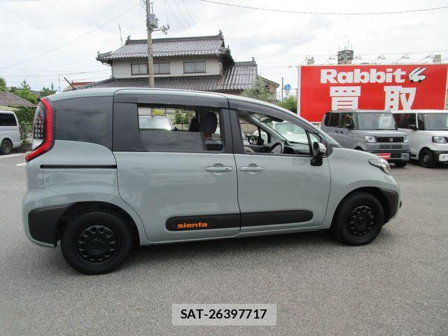 Toyota SIENTA 2023-08 8368708-2