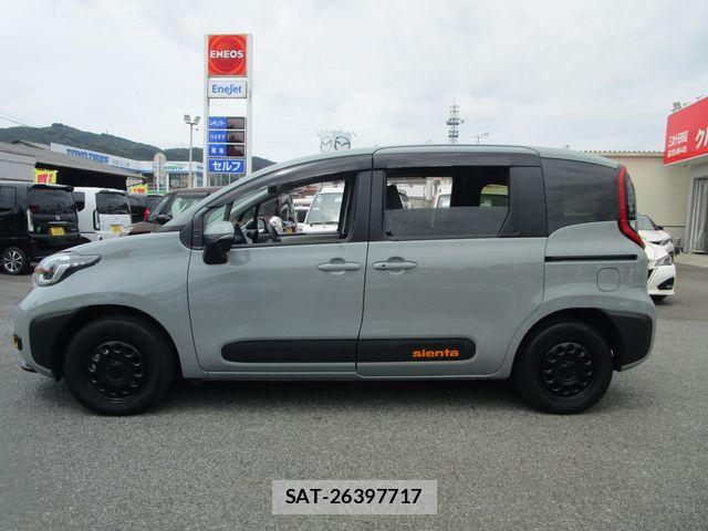 Toyota SIENTA 2023-08 8368708-6