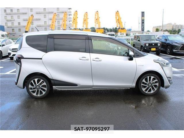 Toyota SIENTA 2016-03 8372186-9