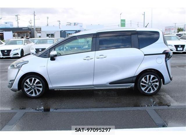 Toyota SIENTA 2016-03 8372186-13