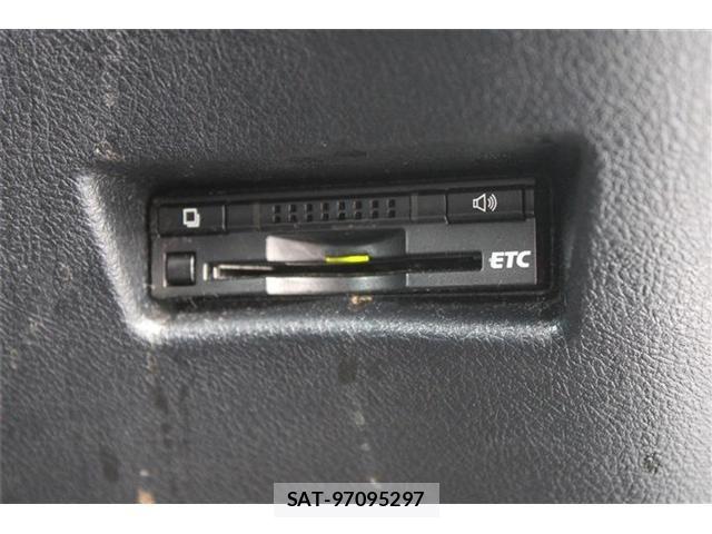 Toyota SIENTA 2016-03 8372186-4