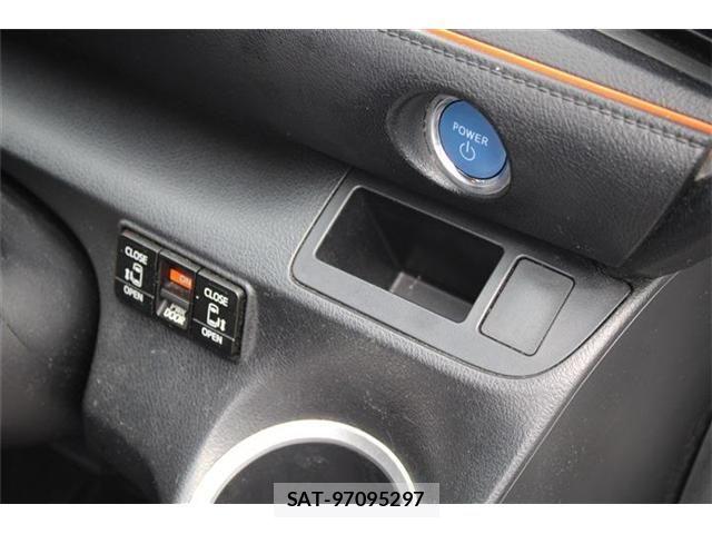 Toyota SIENTA 2016-03 8372186-6