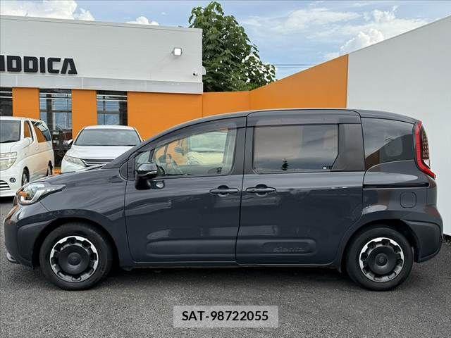 Toyota SIENTA 2022-12 8372185-10