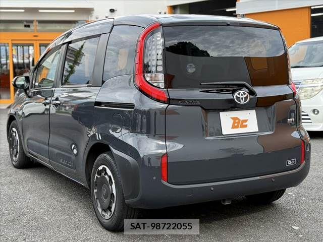 Toyota SIENTA 2022-12 8372185-12
