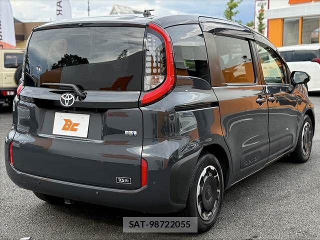 Toyota SIENTA 2022-12 8372185-14