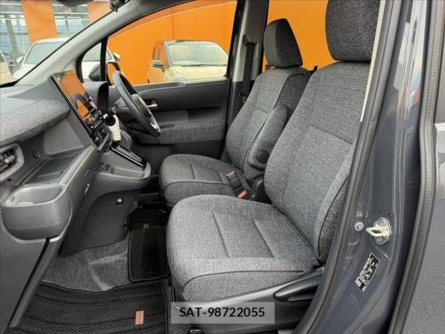 Toyota SIENTA 2022-12 8372185-16