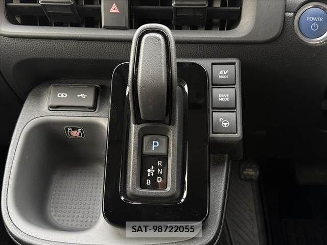 Toyota SIENTA 2022-12 8372185-25