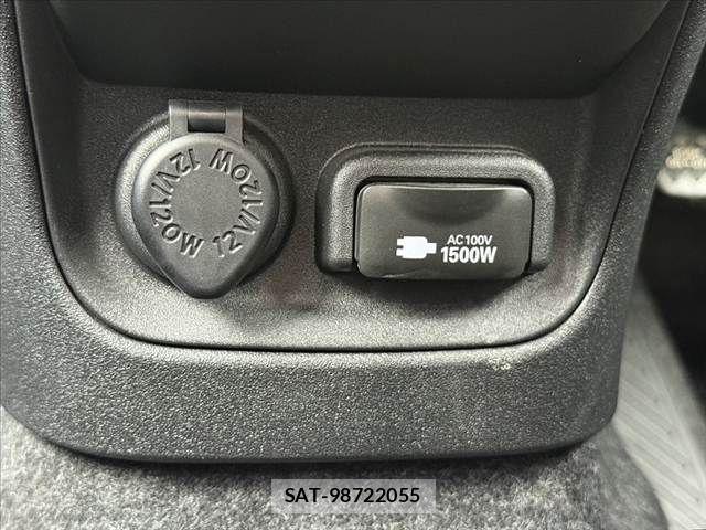 Toyota SIENTA 2022-12 8372185-27