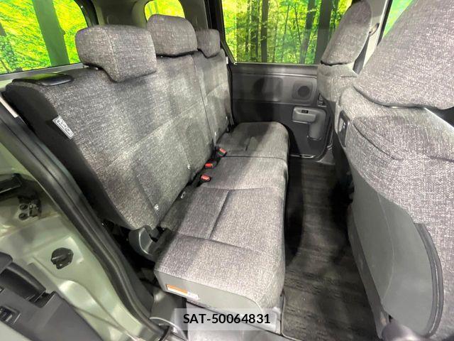 Toyota SIENTA 2024-10 8372183-8