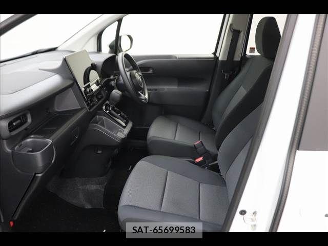 Toyota SIENTA 2025-12 8372184-10
