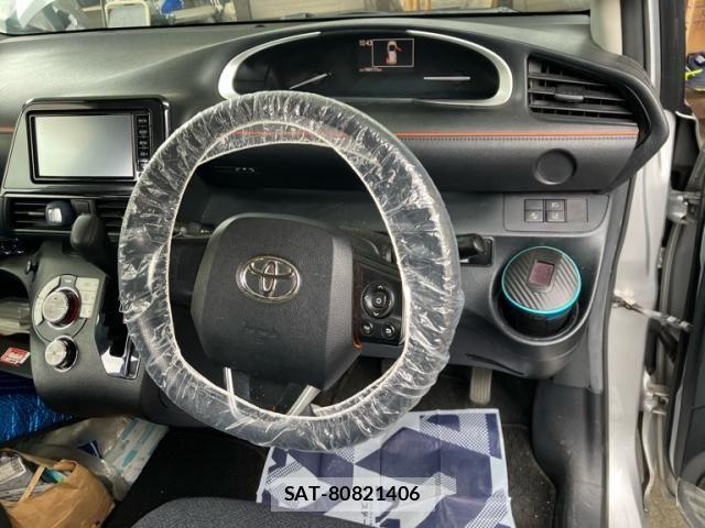 Toyota SIENTA 2017-12 8372188-13